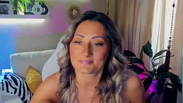 SarahAlluring online show from 31, 5, 2026
