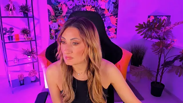 Snapshot of SarahAlluring chatting on 22, 3, 2025 SarahAlluring online show from 22, 3, 2025