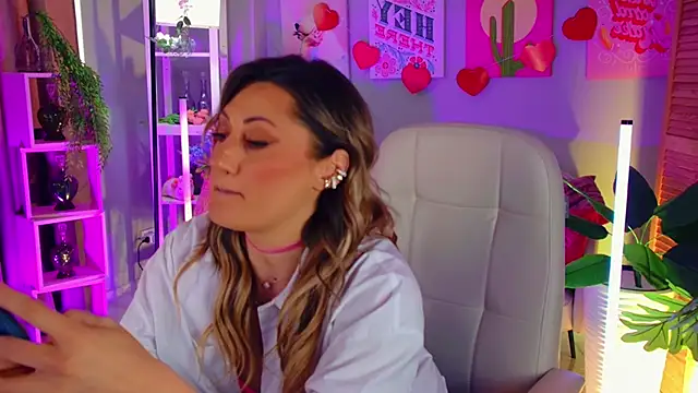 SarahAlluring online show from 28, 3, 2026