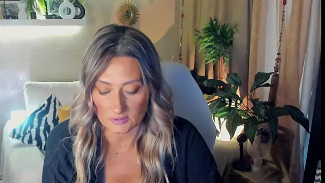 Snapshot of SarahAlluring chatting on 17, 7, 2026 SarahAlluring online show from 17, 7, 2026
