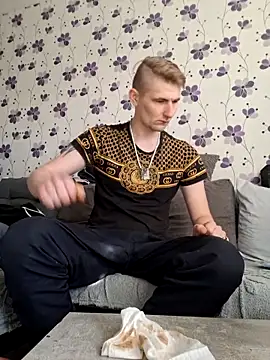 Snapshot of ThePython666 chatting on 29, 10, 2025 ThePython666 online show from 29, 10, 2025