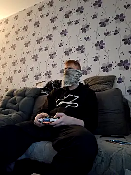 Snapshot of ThePython666 chatting on 27, 10, 2025 ThePython666 online show from 27, 10, 2025