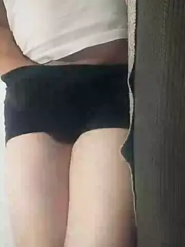 Snapshot of gui67675 chatting on 10, 10, 2025 gui67675 online show from 10, 10, 2025