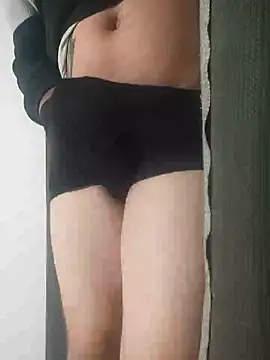 Snapshot of gui67675 chatting on 8, 10, 2025 gui67675 online show from 8, 10, 2025