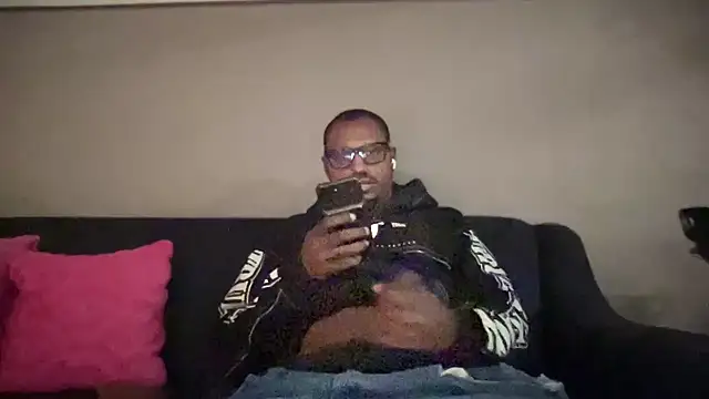 Snapshot of kngkeeem chatting on 17, 11, 2025 kngkeeem online show from 17, 11, 2025