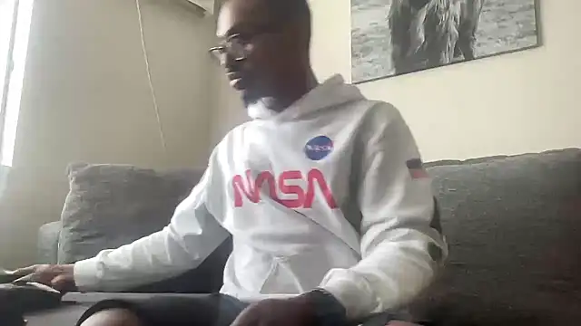 Snapshot of kngkeeem chatting on 15, 11, 2025 kngkeeem online show from 15, 11, 2025