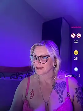Curvy-Cleo online show from 22, 5, 2026