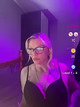 Curvy-Cleo online show from 29, 4, 2026