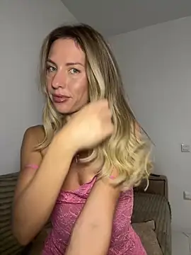 VelvetVabe online show from 3, 10, 2025