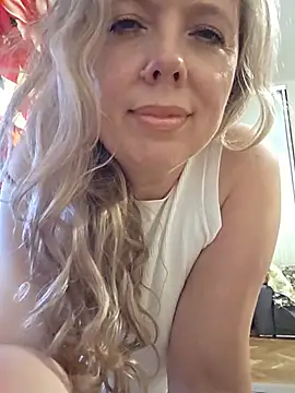 Snapshot of Irina3718 chatting on 8, 7, 2026 Irina3718 online show from 8, 7, 2026