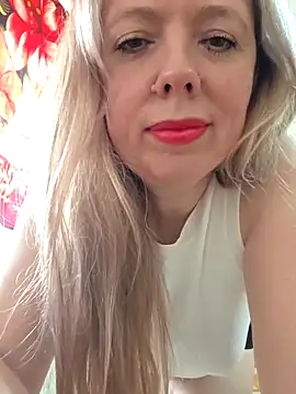 Irina3718 online show from 4, 4, 2026