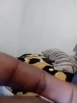 Snapshot of CertifiedSatisfier chatting on 29, 10, 2025 CertifiedSatisfier online show from 29, 10, 2025