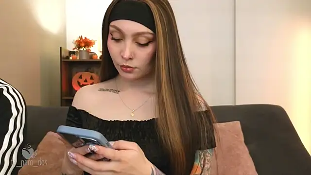 Snapshot of Te_para_2 chatting on 23, 10, 2025 Te para 2 online show from 23, 10, 2025