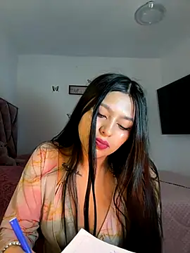 Tania rendon online show from 8, 11, 2025