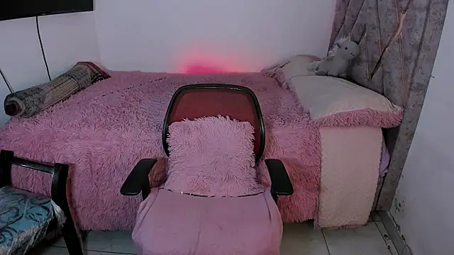 Tania rendon online show from 3, 10, 2025