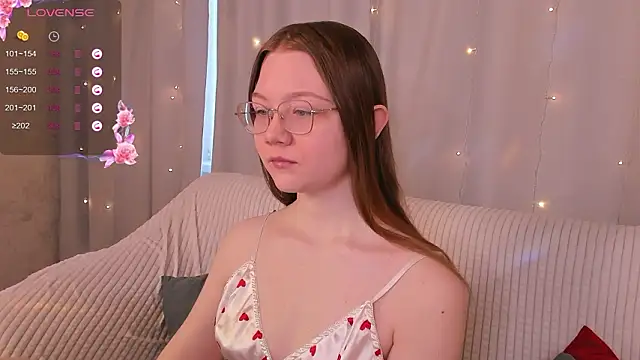 Snapshot of luv_tessa chatting on 25, 2, 2026 luv tessa online show from 25, 2, 2026