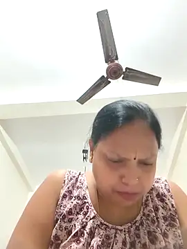 Snapshot of Arohi35 chatting on 18, 9, 2025 Arohi35 online show from 18, 9, 2025