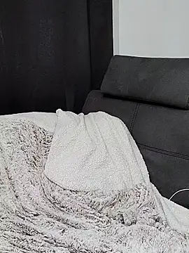 TiffiChantiT2 online show from 4, 5, 2026