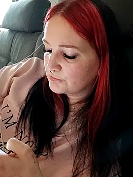 TiffiChantiT2 online show from 6, 5, 2026