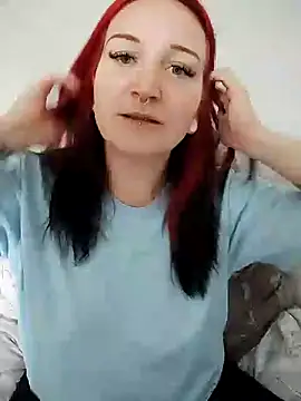 TiffiChantiT2 online show from 7, 10, 2025