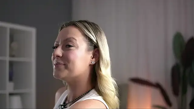 AnnastasiaMills online show from 4, 6, 2026