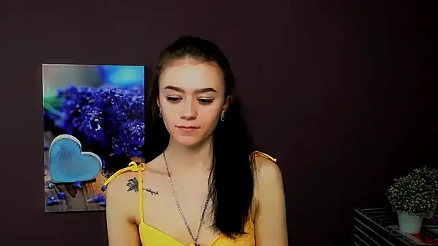 Snapshot of LanaTey chatting on 10, 3, 2025 LanaTey online show from 10, 3, 2025