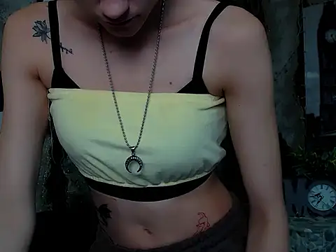 Snapshot of LanaTey chatting on 16, 10, 2025 LanaTey online show from 16, 10, 2025