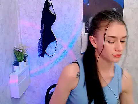 Snapshot of LanaTey chatting on 14, 12, 2025 LanaTey online show from 14, 12, 2025