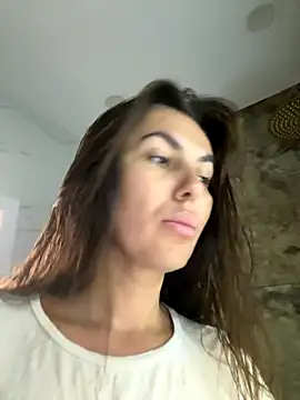 Snapshot of AngelinaMeov chatting on 6, 10, 2025 AngelinaMeov online show from 6, 10, 2025