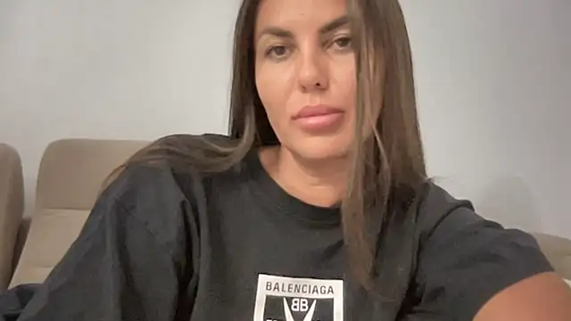 Snapshot of AngelinaMeov chatting on 8, 9, 2025 AngelinaMeov online show from 8, 9, 2025