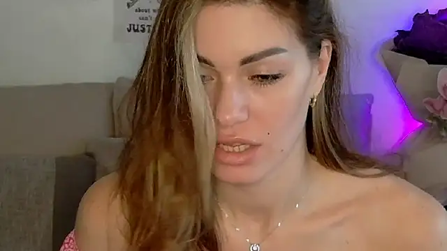 SweetDarling7 online show from 8, 3, 2026