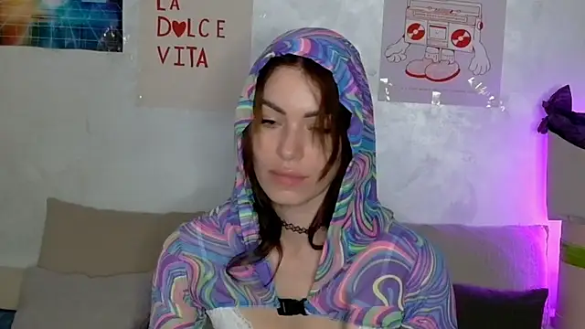 SweetDarling7 online show from 18, 5, 2026