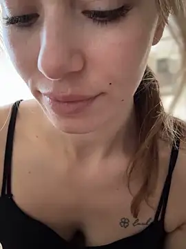 SweetDarling7 online show from 1, 2, 2026