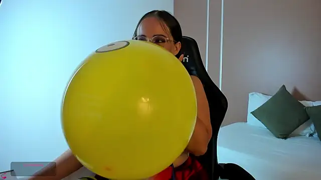 sophia martinezz  online show from 6, 10, 2025