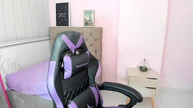 Tania Duque online show from 29, 11, 2025