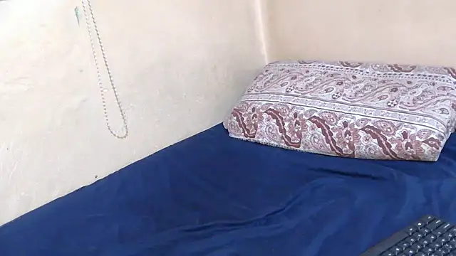 EbonyAlphaBitch online show from 28, 11, 2025