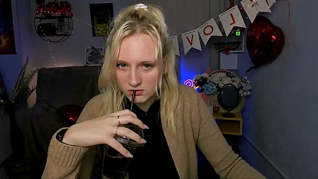 Snapshot of madam_uliis chatting on 18, 2, 2026 madam uliis online show from 18, 2, 2026