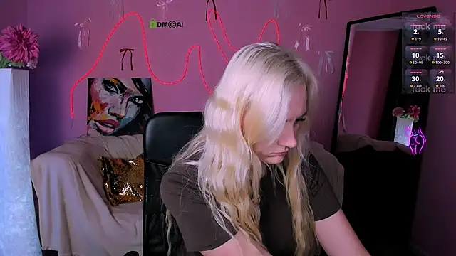 Snapshot of madam_uliis chatting on 13, 4, 2026 madam uliis online show from 13, 4, 2026