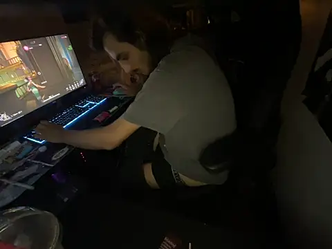 twink69Finger online show from 3, 11, 2025