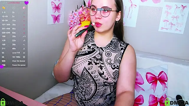 Lilysweet13 online show from 17, 9, 2025