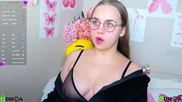 Lilysweet13 online show from 18, 9, 2025