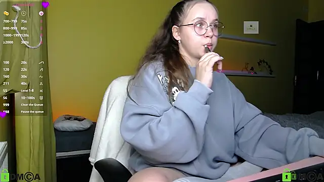 Lilysweet13 online show from 18, 10, 2025