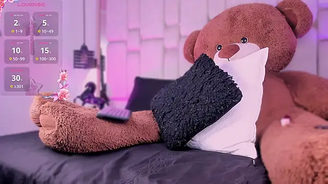 Daia Ortiz online show from 8, 11, 2025