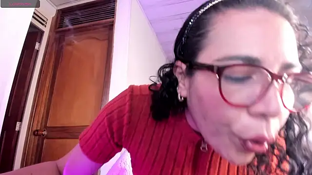 mia velvet1 online show from 6, 5, 2026