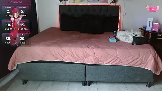 mia velvet1 online show from 17, 11, 2025