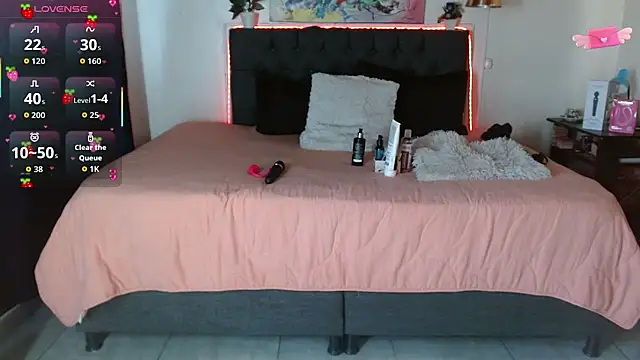 mia velvet1 online show from 7, 11, 2025