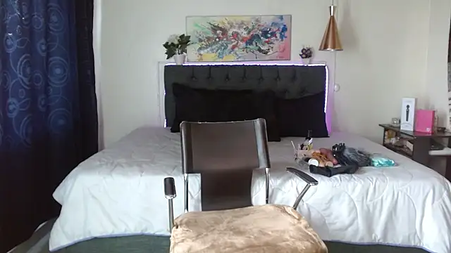 mia velvet1 online show from 12, 10, 2025