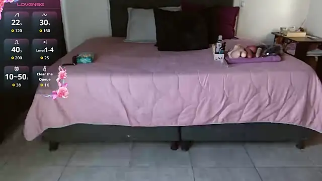 mia velvet1 online show from 12, 9, 2025