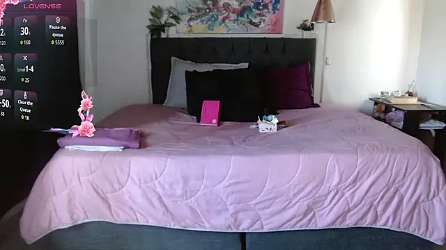 mia velvet1 online show from 11, 9, 2025