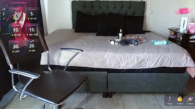 mia velvet1 online show from 12, 11, 2025